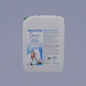 Kanister mit Aqua Ejecta, einem Reinigungsmittel für medizinische Anwendungen. Die Verpackung zeigt eine detaillierte Produktbeschreibung und Anwendungshinweise auf der Vorderseite. Ideal für professionelle Reinigung und Hygiene.