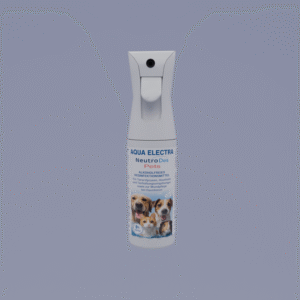 Hundespray zur Bekämpfung von unangenehmen Gerüchen mit einem praktischen Sprühkopf in einem weißen Flakon, ideal für die Pflege von Haustieren.