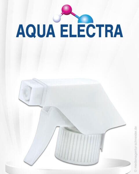 Sprühflasche von Aqua Electra auf weißem Hintergrund, ideal für die Anwendung von Reinigungs- oder Pflegeprodukten.